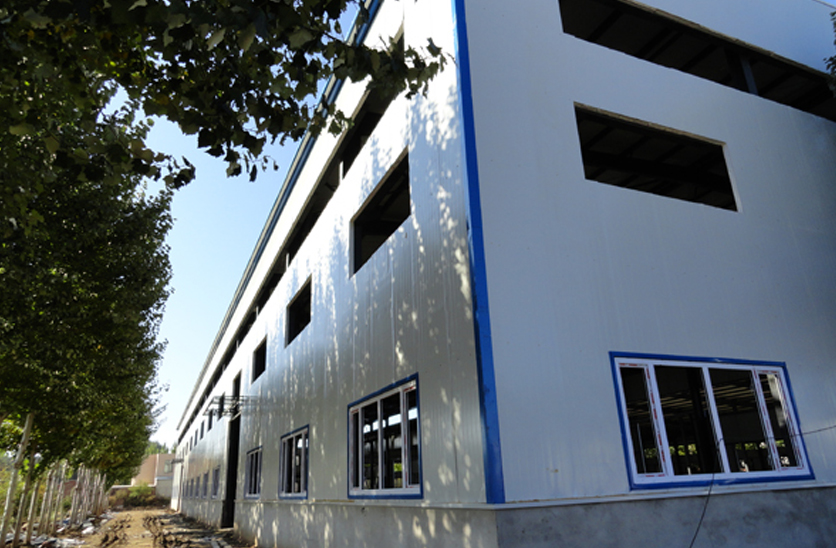 齊齊哈爾市鴻源鋼化玻璃廠(chǎng)廠(chǎng)房工程